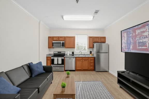 Modern & Cozy Getaway | Pool & Gym Near Ole Miss - Image 2