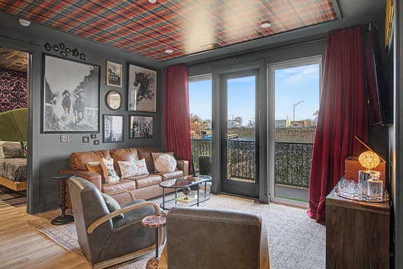 Luxury Designer Lounge 2mi to Broadway w/ Balcony