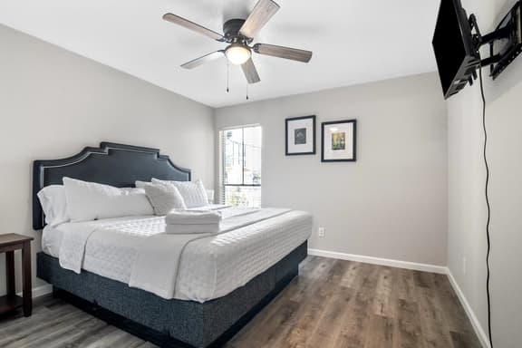 Spacious 2BR Near Buffalo Bayou Park | 8 Min to Downtown