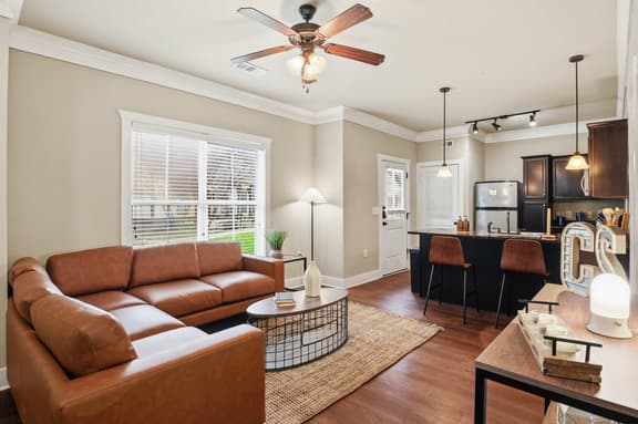 Spacious Cottage Near Texas A&M with Pool & Gym