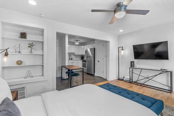 Stylish Midtown Stay Near Park, Dining & MARTA